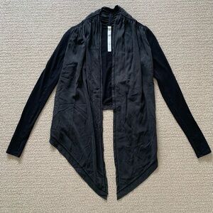 Lululemon Women’s Cover-Up, Size 2, Black